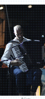 Foto Gianni Scannella alla fisarmonica copia-in