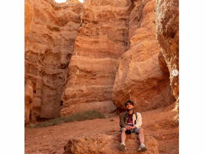 Davide Lupinetti nel canyon in Kazakistan-cop